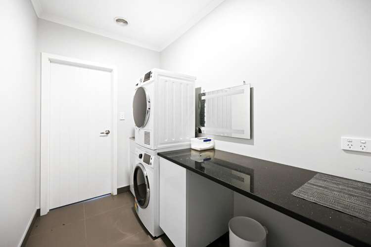 233a Raynes Road 11384_18