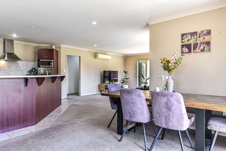 90 Farnborough Drive Grandview Heights_23