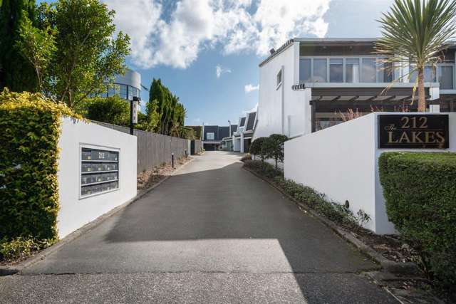 13/212 Hurstmere Road Takapuna_3