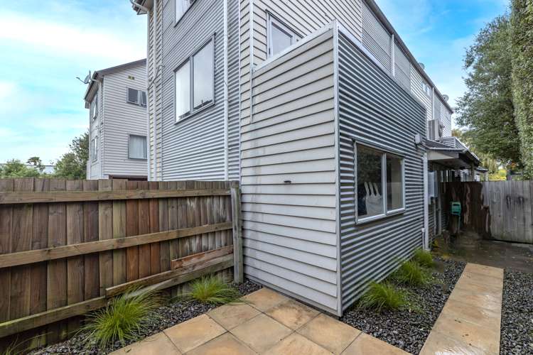 8/443 Hereford Street Linwood_13