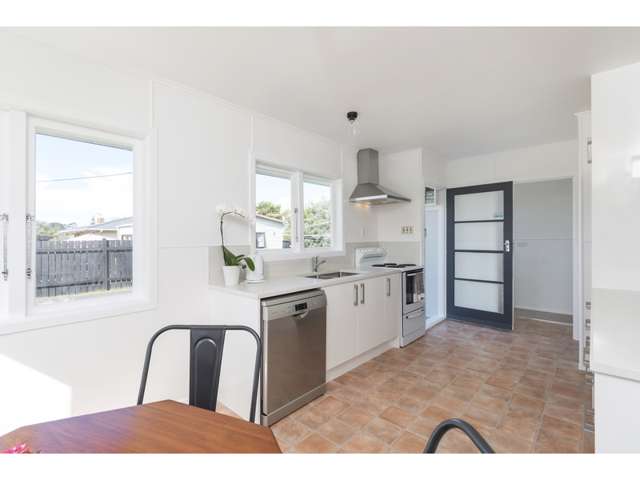 8 Cornwall Street Te Atatu South_4