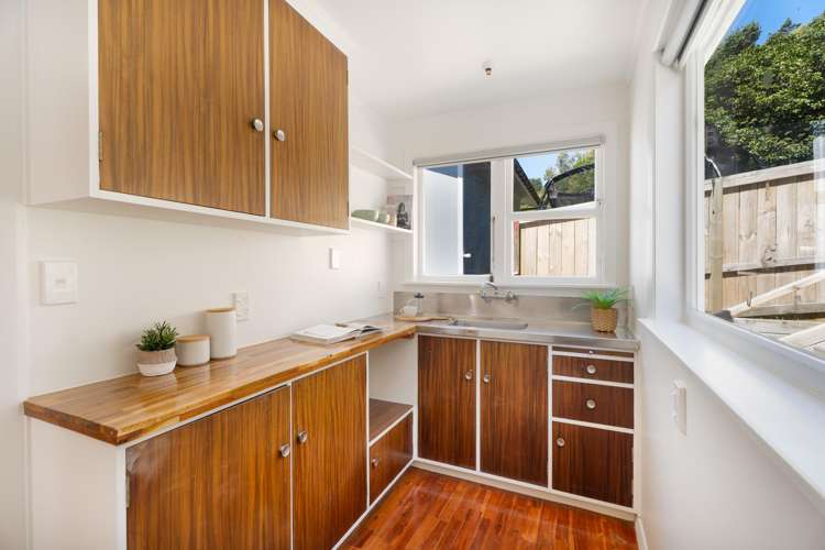 64 Helston Road Paparangi_16