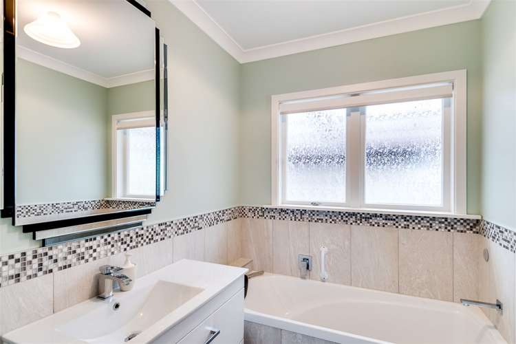 10 Meeanee Quay Westshore_16