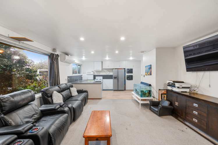 21 De Bloge Place Burwood_5