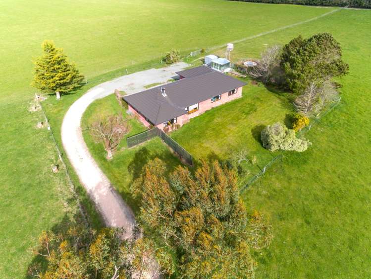 452 Methven Chertsey Road Methven_3