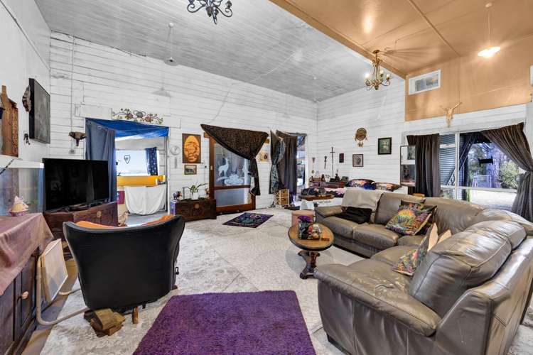 2124 Eltham Road Awatuna_2