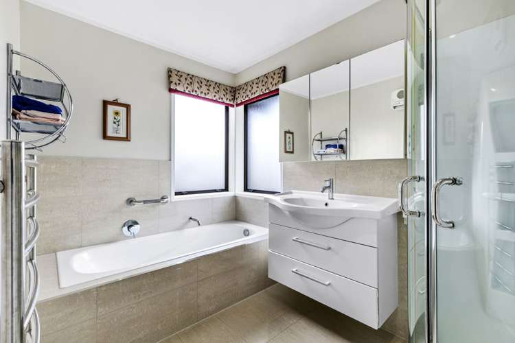 2/15 Onepoto Road Hauraki_5