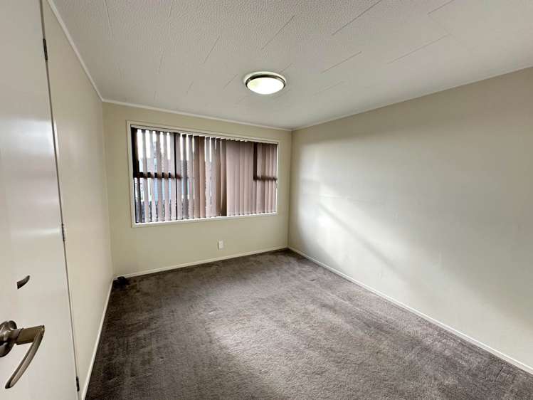 64 Hollyford Drive Clover Park_6