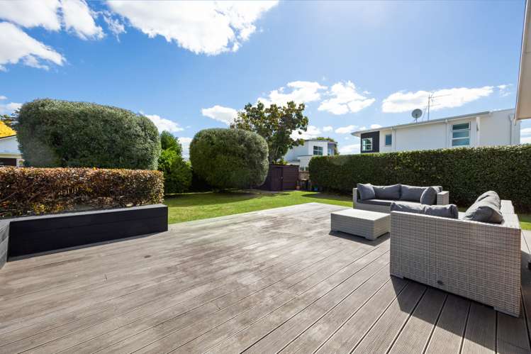 749B River Road Chartwell_1