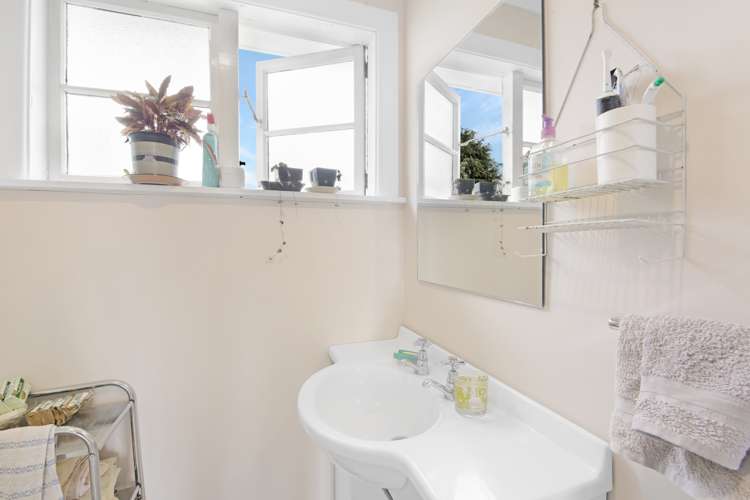 1/42 Parnwell Street Burwood_7