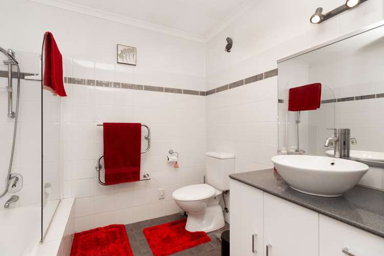 285unit Vaughan Road Owhata_13