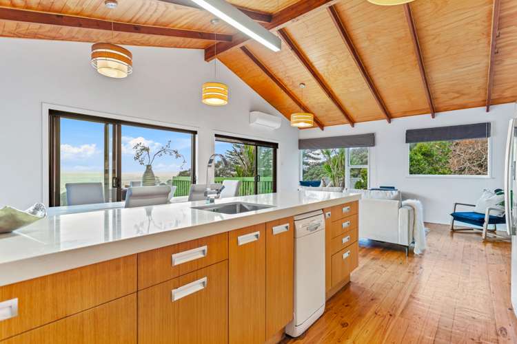 26 Edwin Mitchelson Road Muriwai_28