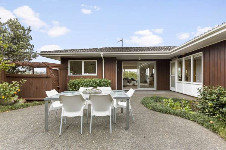 1/8 Newhaven Terrace Mairangi Bay_19