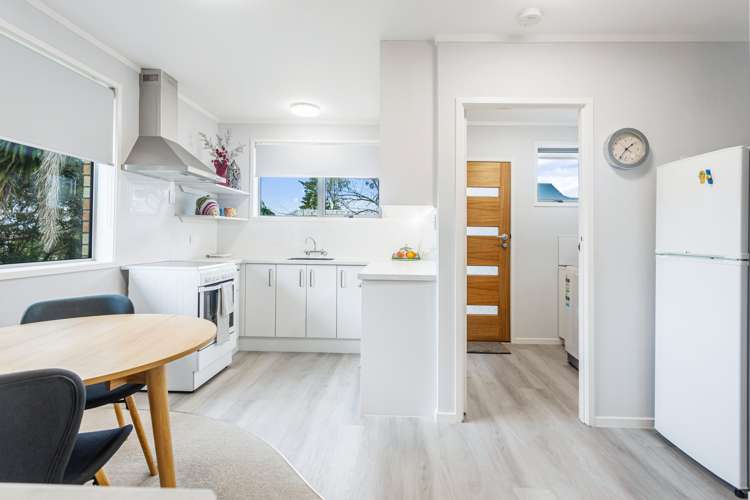 2/193 Don Buck Road Massey_8