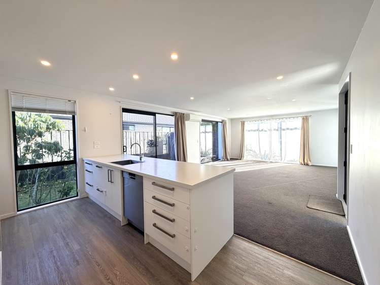 12 Northmoor Boulevard Rolleston_5