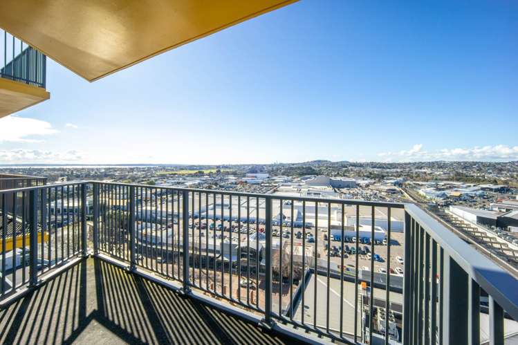 1211/20 McCrae Way New Lynn_5