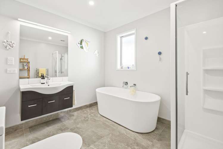 11 Laurie Street Red Beach_14
