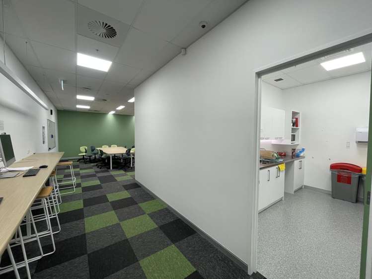 3 Akoranga Drive Northcote_10