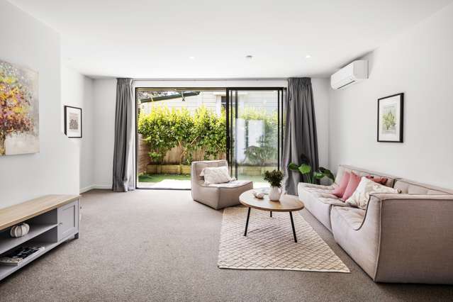 5/74 Derwent Street Island Bay_2