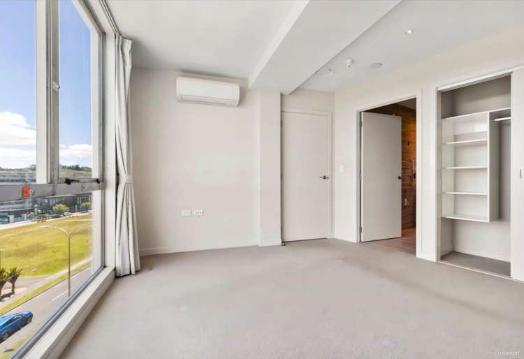 401/25 Don Mckinnon Drive 10862_3