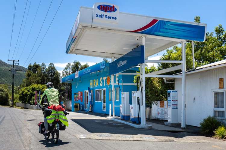 Cable Bay Road Hira_31