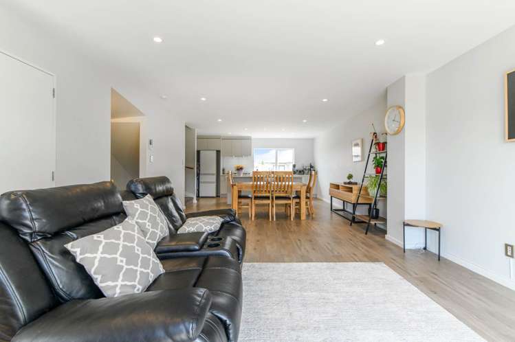 93 Bordeaux Parade Te Atatu South_6