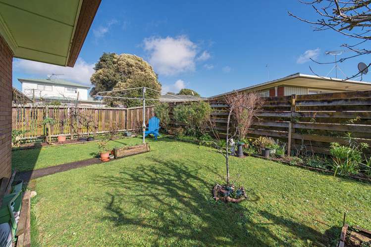 2/193 Queen Street Pukekohe_7