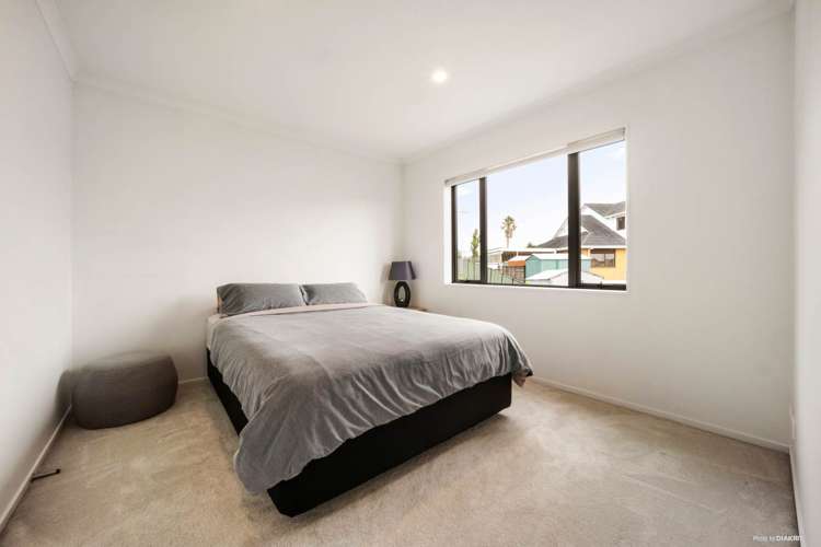 16 William Wallbank Crescent_5