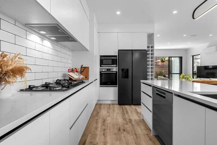 562d Beach Road Rothesay Bay_2