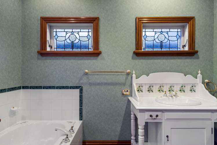 53 St Michaels Avenue Point Chevalier_16