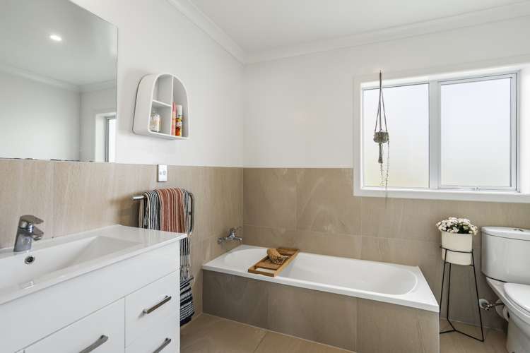 20a Seaview Terrace Mount Albert_15