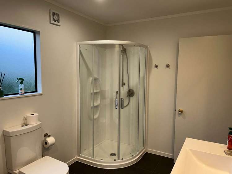 2/74 Whitford Road Howick_8