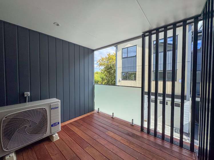 10/21 Eastview Road 10026_10