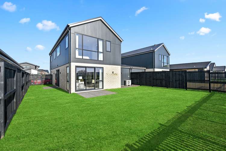 55 Probert Crescent Chartwell_12