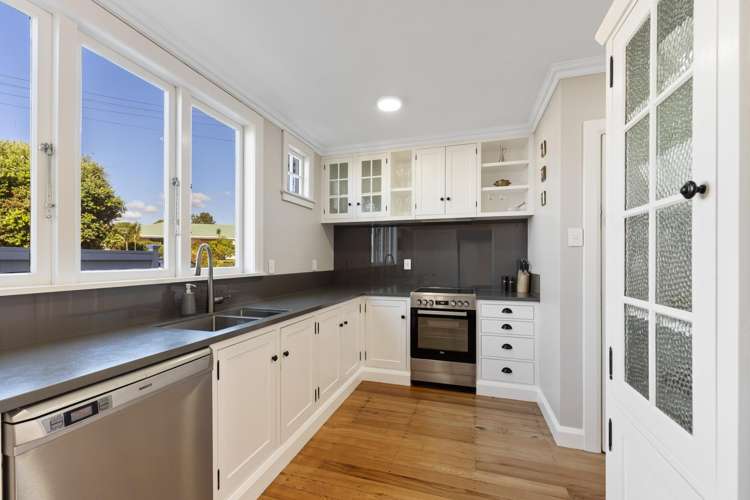 26 Baring Terrace Strandon_9