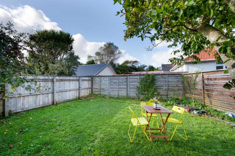 110 Main Road Tawa_10