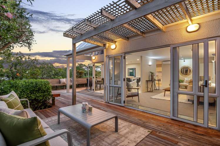 2/99 Hebron Road Waiake_1