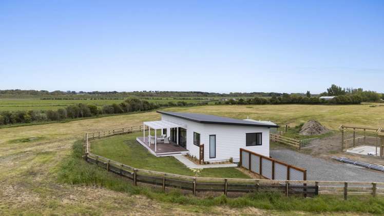 1121 Parewanui Road Parewanui_25