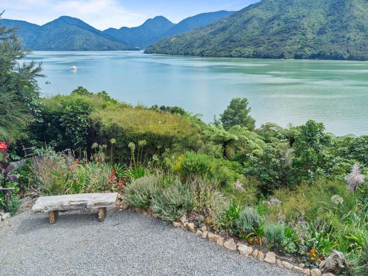 712 Queen Charlotte Drive Havelock_2