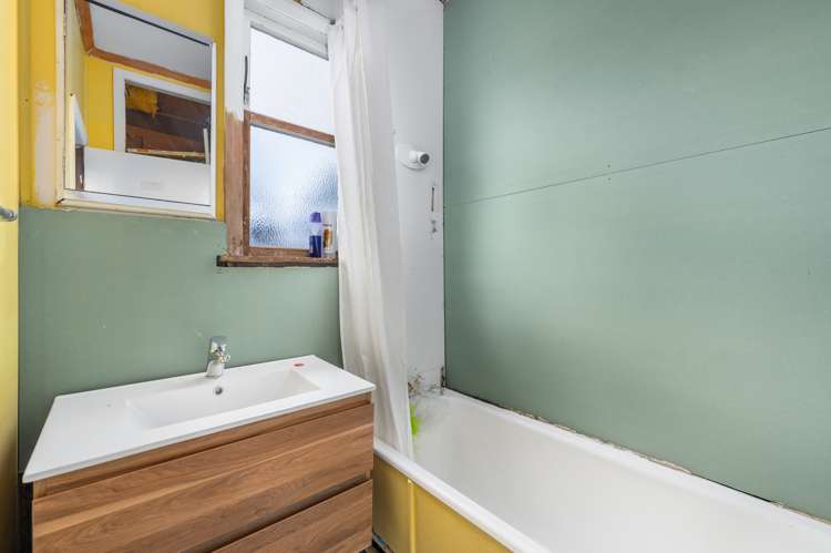 2 Hobson Place Takaro_16