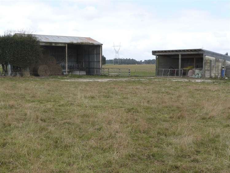 219 Robertson Road Winton Surrounds_27