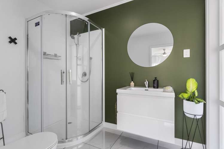 110 Everitt Crescent Whangamata_23