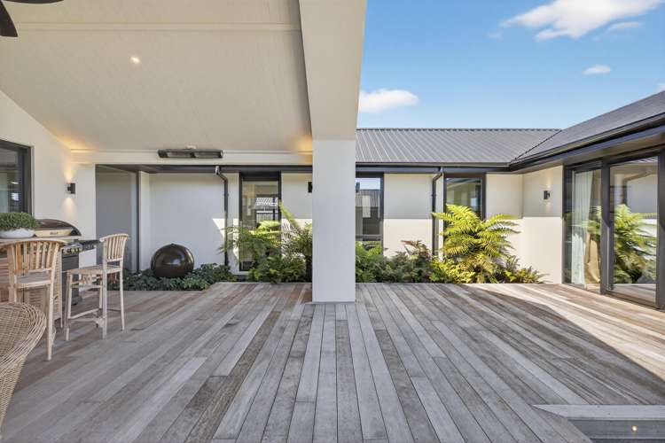 56 Carnaveron Drive Lincoln_34