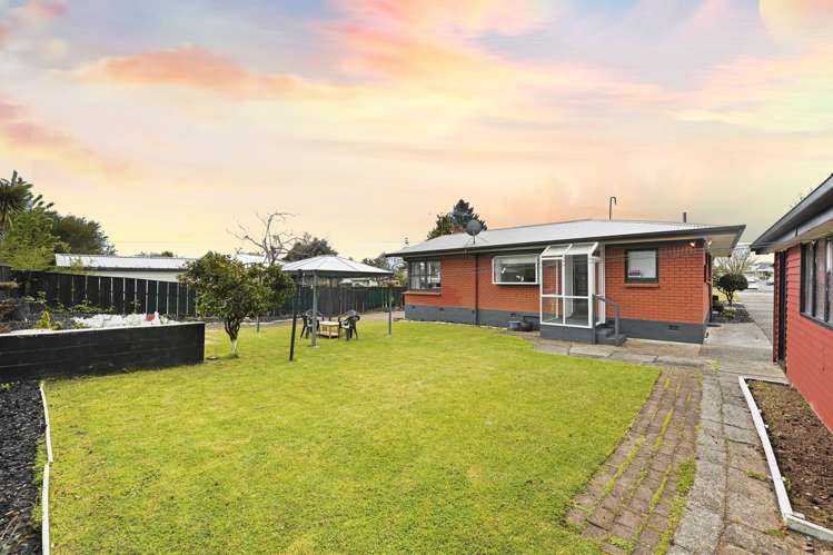 59 Resthill Crescent Glenview_20