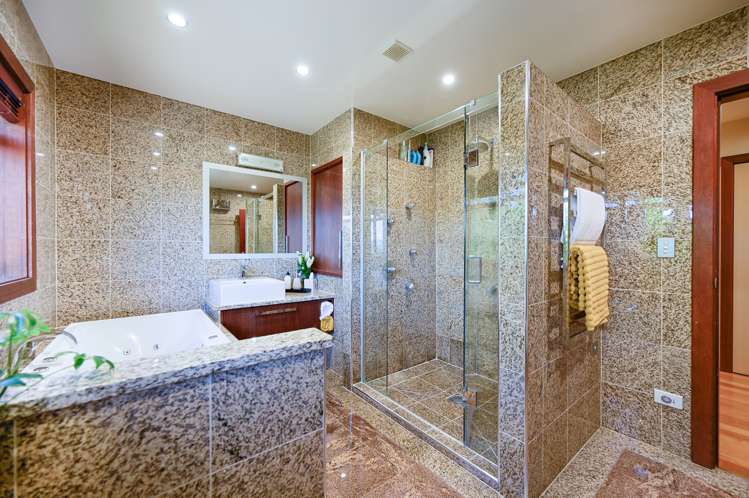 331 Princes Drive Britannia Heights_9