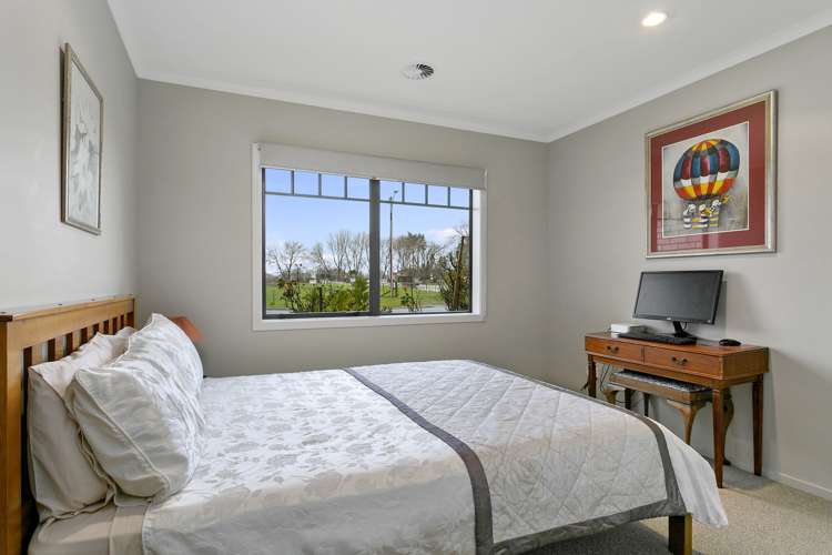 8 Rowling Place Leamington_11