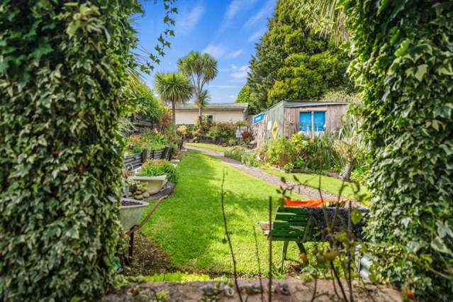 Rare Huapai Lifestyle–1,242m² in the Heart of Town