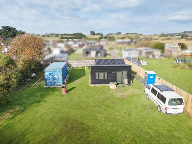 COASTAL ESCAPE WITH SOLAR FREEDOM