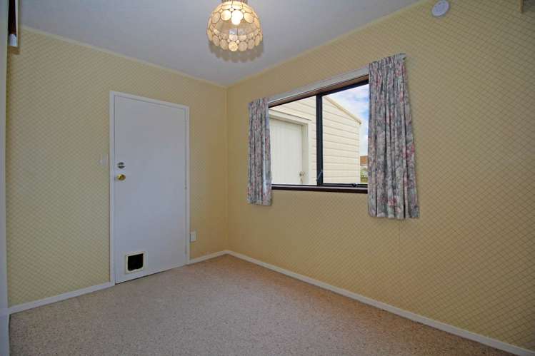 2/20 Lomond Street Takapuna_11