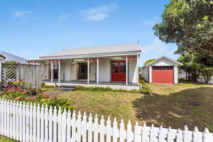 1 Eruini Street Waikanae Beach_0